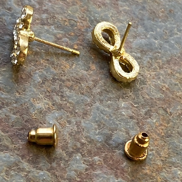 🎈Sale 🎈2 for $10 NWOT Rhinestone infinity sign gold post earrings - Picture 4 of 5